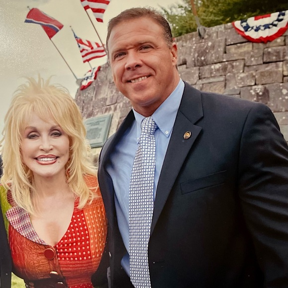 Meet your Posher, Mike. I take great care of myself and like to dress nicely. - Picture 2 of 2